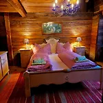 Chalet Hochhalt Hütte *