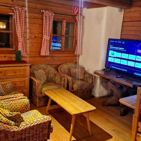 Hochhalt Huette Dağ evi *