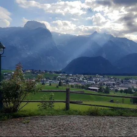 Hochhalt Huette シャレー