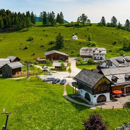 Hochhalt Huette
