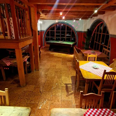 Hochhalt Huette Dağ evi