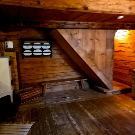 Hochhalt Huette シャレー