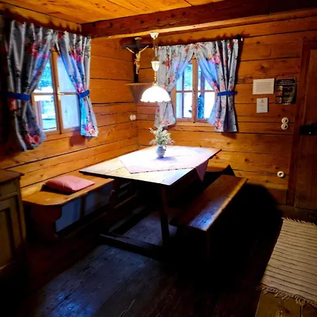 シャレー Hochhalt Huette アプテナウ