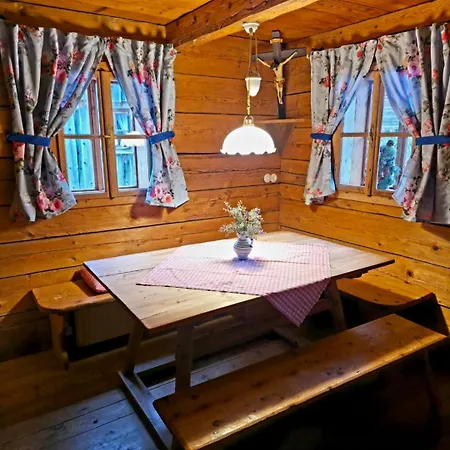 Hochhalt Huette シャレー