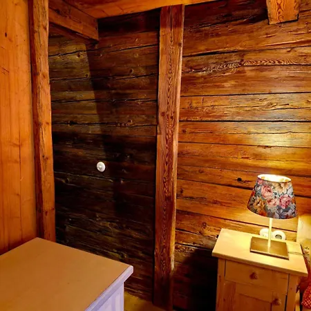 Hochhalt Huette シャレー