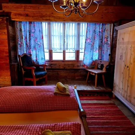 Hochhalt Huette シャレー *