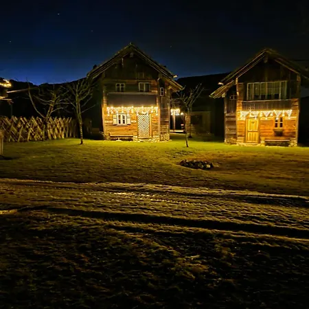 Hochhalt Huette * アプテナウ