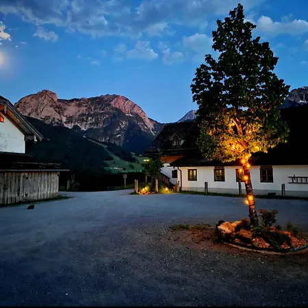 Hochhalt Huette