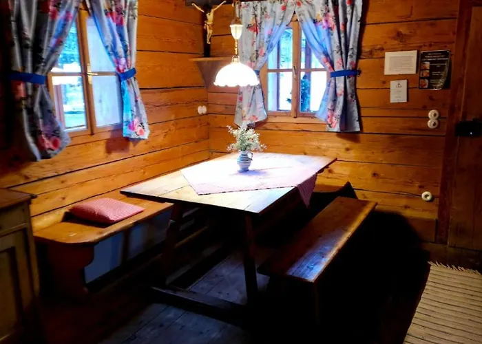 샬레 Hochhalt Huette 압티나우